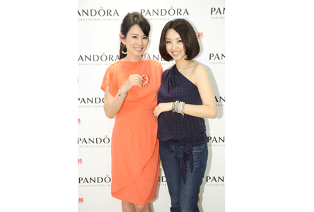 殷悅Melody與PANDORA品牌總監黃庭姍Daniella,同樣散發貴氣與幸福光采。