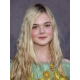 年輕女星艾兒芬妮(Elle Fanning)則將飾演睡美人Aurora公主。