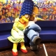 法國時裝潮店「colette」店內的人氣餐廳「Le Water Bar Colette」更以「The Simpsons」為佈置主題,牆面上印滿滿辛普森一家人,連美麗的美枝Marge都會在餐桌上陪你吃東西!