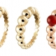 Van Cleef & Arpels 將推出六款更迷人的款式,以色彩繽紛的小顆寶石妝點由小大至大排列而成的圓珠戒圈,可愛的設計展現柔美愉悅的氛圍,讓漂亮的手指更添風采。