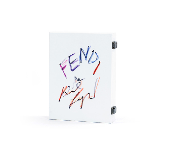 FENDI出書囉!「FENDI BY KARL LAGERFELD」看見老佛爺的時尚視野