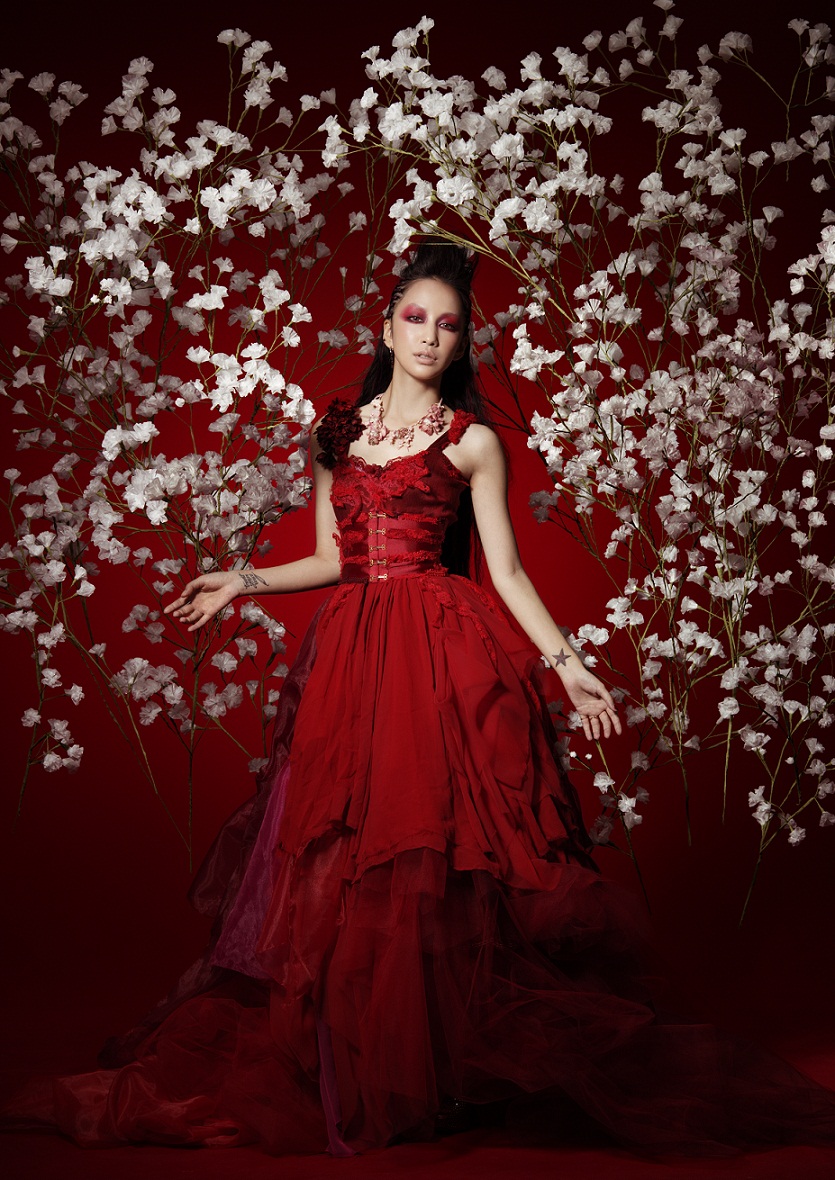 中島美嘉睽違兩年發行最新單曲 花束 為日劇 成熟女子 獻唱主題曲 Marie Claire 美麗佳人 中島美嘉睽違兩年發行最新單曲 花束 為日劇 成熟女子 獻唱主題曲 Marie Claire 美麗佳人