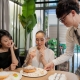 petit doux『微兜Caf Bistro』獨創瓦帕鬆餅,不定期推出季節新品,帶給消費者不同驚喜