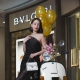 謝欣穎出席寶格麗2016SS女仕配件預覽會搭配SERPENTI FOREVER 縞瑪瑙飾釘鑲飾瑪瑙白色手提肩背包款
