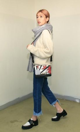 郭雪芙身揹Tod’s Double T Bag