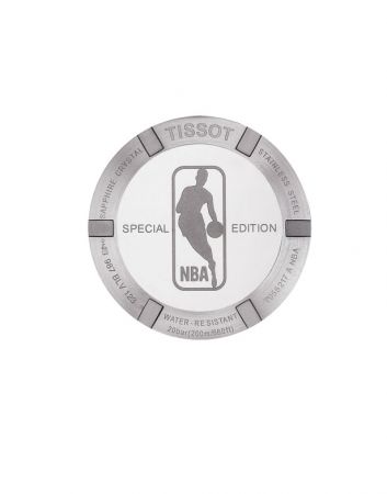 女款TISSOT PRC 200系列NBA 特別版腕錶搭載的NBA Logo 的錶後蓋。