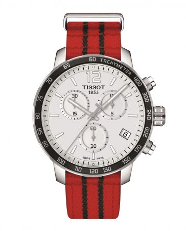 女星 Janet 配戴TISSOT Quickster 時捷系列NBA 特別版腕錶 – 芝加哥公牛隊代表色 NT$12,700