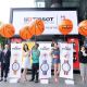 嘉賓拉開緞帶,印有NBA特別版腕錶的旗幟展開接著印有TISSOT Logo的籃球形狀大氣球升向高空。