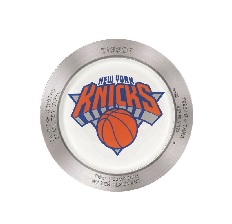 TISSOT Quickster 時捷系列 NBA 特別版腕錶搭載的尼克隊隊隊徽錶後蓋