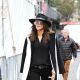 Alessandra Ambrosio身揹Tod’s Double T Bag