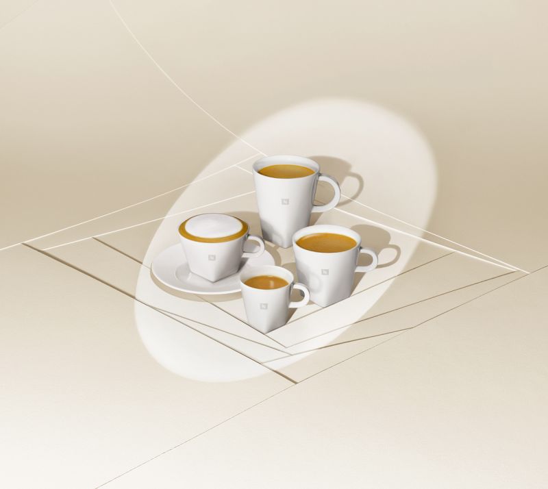 全新 Pure Collection 咖啡杯盤組 NT$1,680(內含兩個Espresso及Cappuccino杯子及四個盤子)以瑞士簡約的風格,設計出幾何、簡約卻蘊含巧思的杯身,像是Espresso及Lungo杯底內部凸起的設計,可以呈現更完美的咖啡油沫;Cappuccino杯底內部設計凹陷,可以讓咖啡和牛奶更完美的融合。另外,盤子的特殊凸起設計,防止杯子滑落並增加使用時的安全性。