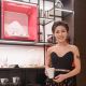 硬派酷女聲–艾怡良擔任Nespresso一日店長,為大家導覽Nespresso精心打造的精美區域。