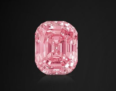 「The Graff Pink 格拉夫」粉紅鑽23.88克拉,長方階梯式切工,無暇艷彩等級。由私人藏家珍藏60多年之後,在2010年由Laurence Graff買下。原本重量24.78克拉,Graff將其修飾、切割成23.88克拉。