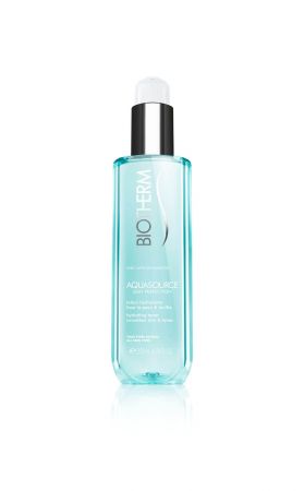 完美奇肌活泉機能水 200ml / NT$850 (適合所有膚質)添加主成分微量元素「錳」的全新升級高效肌底露,深入肌膚細胞補給水能量,同時加速細胞中廢物毒素的代謝,讓肌膚重回無雜質的健康狀態,具備有效的自我防禦力。膚質清澈透亮、活力飽滿,為後續保養流程做好萬全的暖身準備。
