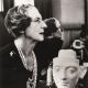 「La Panthère美洲豹女郎」是誰?1930年代,時任Cartier高級珠寶創意總監的貞杜桑Jeanne Toussaint,被巴黎社交圈暱稱為「La Panthère美洲豹小姐」。原因無它,正是因為她掌握了美洲豹的形體,運用珠寶設計和製作的技巧,讓每一件美洲豹作品有自己的獨特樣貌—時而嫵媚、兇猛或可愛。美洲豹也至此一直是Cartier珠寶的極致象徵。