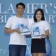 李仁偕同海洋拉娜總經理蔡易伶女士展示2016限量乳霜全新包裝
