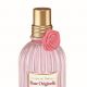 L'OCCITANE 玫瑰花繡淡香水 限量 75ml NT.2080:嬌貴細緻的迷人香氣,以佛手柑、黑醋栗以及嬌嫩欲滴的法國玫瑰花瓣共舞出甜美前味,刺激著感官,引領出紫羅蘭與木蘭結合格拉斯玫瑰精露的馥郁核心。最後在麝香與檀香鮮明高雅的香氣烘托下,使充滿女性柔媚氣質的花香更顯餘韻醉人。