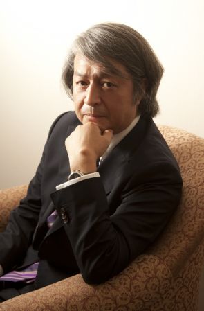 Mikimoto首席設計師佐藤佳男:「珠寶是一個很微小的世界,看似很細微,但卻是需要品味及美感做為基礎。這是我對珠寶世界的認知及熱情的來源。」