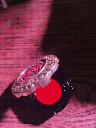 還有這種單一的巧妝盒喔,NT400。