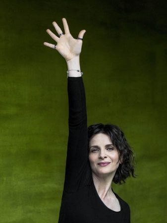 Juliette Binoche 響應寶格麗#RaiseYourHand 拯救兒童慈善行動