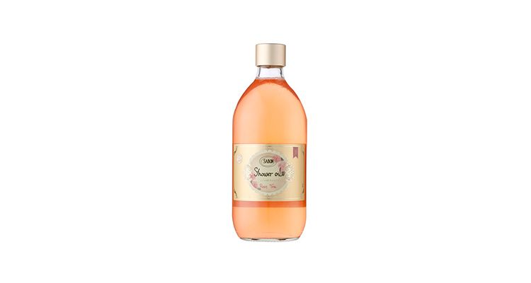 玫瑰茶語沐浴油 500ml $1280SABON沐浴油有著玫瑰清香的綿細泡沫,柔滑的觸感,除了能溫和有效潔淨肌膚,更因添加多種天然植物油,能在沖洗後的肌膚上留下一層薄薄的保水因子,同時散發女人香氣!