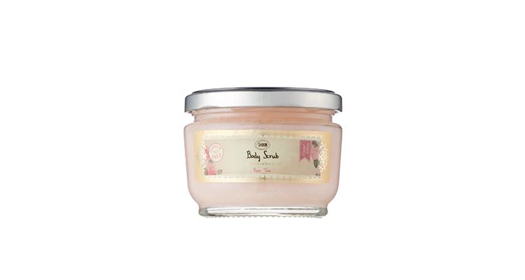 玫瑰茶語身體磨砂膏 320g $1480;600g $2080SABON的明星商品非他莫屬!以死海礦鹽及多種天然植物精油添加,使用後肌膚嬌嫩如含苞待放的花朵,在暗沉堆積處改善的效果更是明顯。