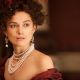 《安娜卡列尼娜 Anna Karenina》(2012年)根據俄國大文豪列夫托爾斯泰著作而改編的電影,拿下當年奧斯卡的最佳服裝設計獎項,女主角綺拉娜奈特莉在劇中每換上不同的細緻華服,由Chanel贊助的不同珠寶也跟著換上,恰如其分地為此角色增添貴族該有的氣勢。