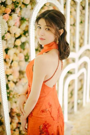 陳妍希宴客第二套禮服身穿夏姿陳量身打造的紅色古典旗袍