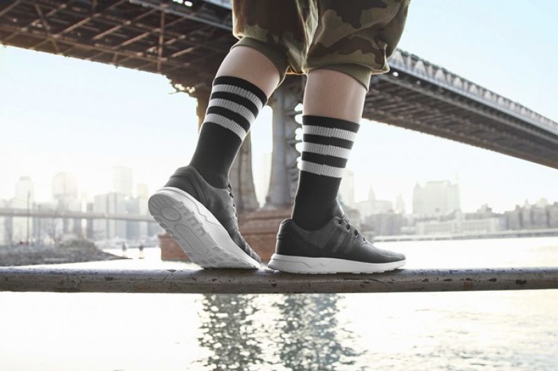 adidas Originals ZX FLUX ADV TECH情境照-2_NTD 3,690