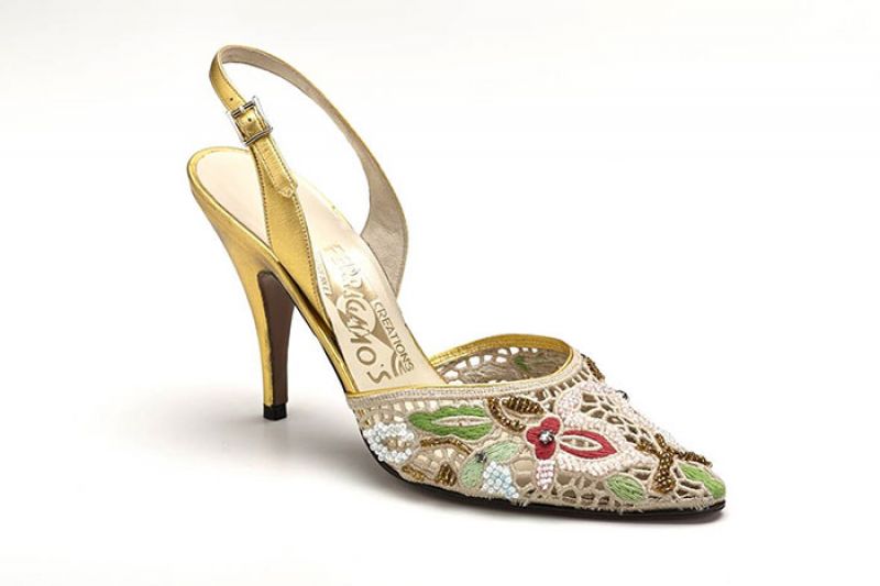 SOPHIA鏤空蕾絲雕花高跟鞋$54,900