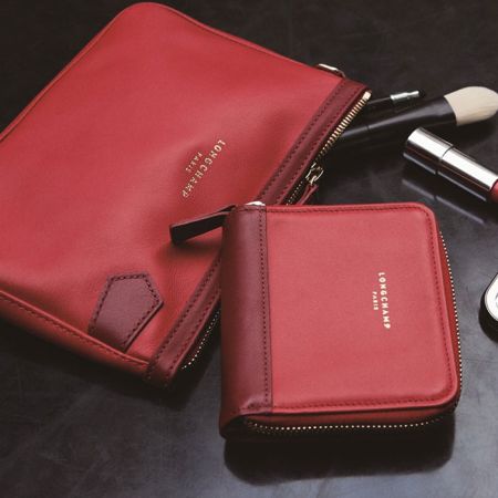 Longchamp紅色化妝包 $5,900