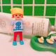 自從知道「塑膠柔珠」會對環境會造成不良影響,我就特別在意去角質產品的成份,希望在愛漂亮的同時不要污染地球。這款Bobbi Brown核桃磨砂精油面膜,是以超細核桃微粒掃除老廢細胞,而且可按摩肌膚以促進循環,成份還搭配海藻精華與玻尿酸,使用後也不會乾燥、敏感。我的使用方式是:將肌膚打濕後塗抹於肌膚上2到5分鐘,然後以溫水沖洗,並使用畫圓的動作輕輕按摩,以加強去角質的效果。推薦者:Marie Claire資深美容健康編輯 小米