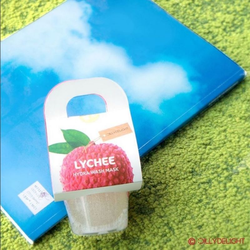 QQ的外觀,只要加水、搭配起泡網,就可搓揉出大量泡泡,接著敷在臉上,有清潔兼補水的效果,夏天洗起來一定很舒服。