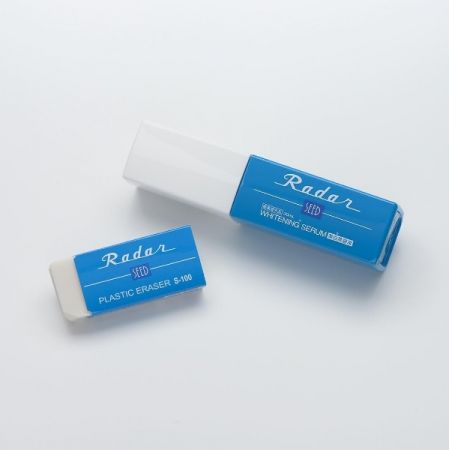 橡皮擦Rader本尊與美白精華液,這系列含意很有趣,用了「就像橡皮擦一樣,把臉上瑕疵、暗沉通通擦掉」,聽起來好像滿有說服力的。