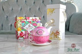 B&G德國農莊 浪漫田園粉紅派對禮盒 售價$2440、粉色B&G杯壺組 、皇家極品有機茶禮盒組 售價$1380