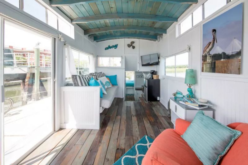 6. A Pirate's Life For Me – Houseboat,最少預訂2晚,NT8,548 /晚