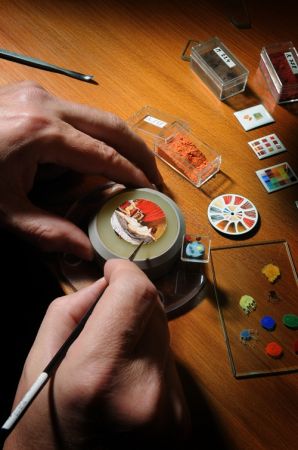 積家琺瑯微繪大師將西洋古典畫作細膩呈現於錶盤