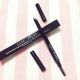 Bobbi Brown 超防水斜角眉筆,NT1,400。筆芯偏軟好上色,斜角設計很順手,持久度也如品名一般不易掉色,上眉妝時飽合度令人滿意,即便價格偏高,依舊熱賣到成為銷售暢銷排行榜名單。