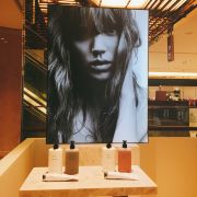 座落在信義微風二樓的 BYREDO 快閃店