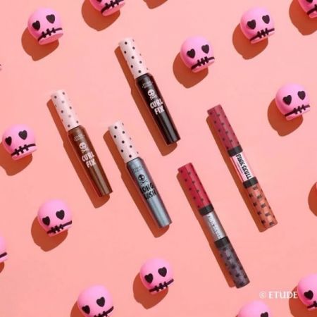 Etude House粉紅骷髏系列睫毛膏與雙色唇彩。