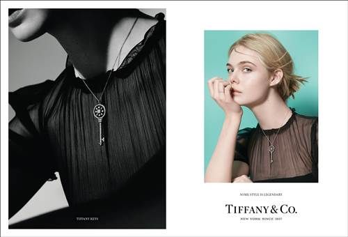 Tiffany 傳奇風格形象廣告 - 擁有無限機會的年輕夢想家 Elle Fanning,配戴象徵璀璨未來的Tiffany Keys與簡約優雅的Tiffany Metro 鑲鑽戒指。