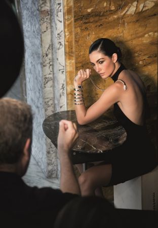 Lily Aldridge 彷若地中海文藝復興的美麗繆斯重生,完全展現BVLGARI獨有的大膽率直,表達真實又忠於自我。