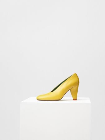 PETAL HEEL 鮮黃小山羊皮高跟鞋 $30,500