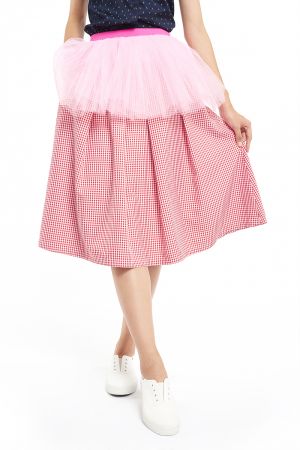 Style:50’ s甜美嬌妻風即使運動也是要穿出時髦與流行!而最喜歡優雅裝扮的你,怎能錯過經典、復古五〇年代裝束,因為是最雋永與值得停駐的風格!