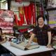 「天水聯彩店」的里長姆是大菜市媳婦,在這裡一待便是45年。「最近去布莊買布每個人都憂心忡忡。10年前抽籤的時候,我真的很憂鬱,很害怕,現在就是待到非走不可的時候再說。」