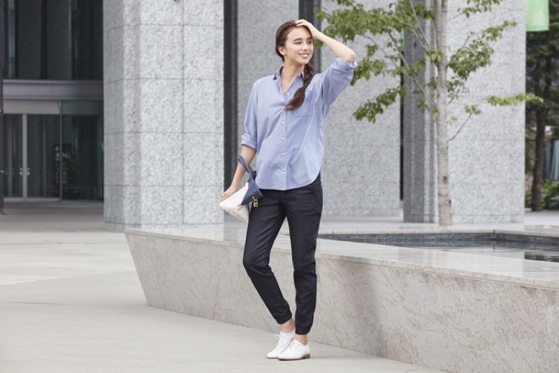 街頭潮流_UNIQLO女裝牛仔束口褲 售價NT$990