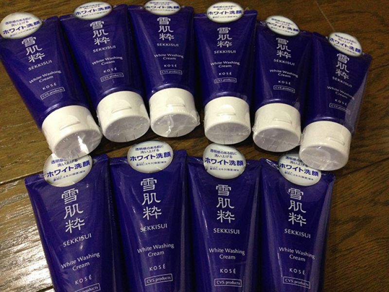 TOP3另一款超人氣的KOSE雪肌粹洗面乳,一直是這幾年來在我的被託買購物單上保持前三名的常客,常常一帶就是幾十條,好幾個朋友都是一次就託買數條以上。