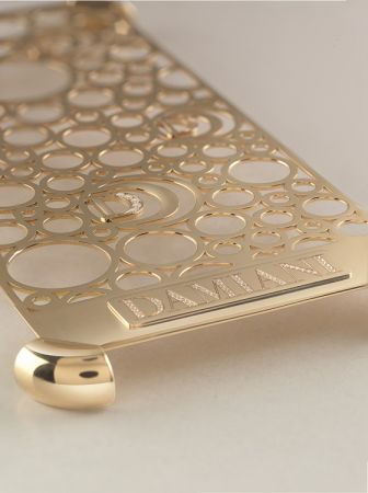DAMIANI iPhone7手機殼採用旗下經典系列Damianissima設計