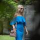 Lottie Moss配戴BVLGARI SERPENTI VIPER沙漠石英粉小牛皮手提肩背包