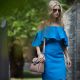 Lottie Moss配戴BVLGARI SERPENTI VIPER沙漠石英粉小牛皮手提肩背包